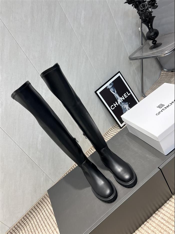 20251128174451902 370